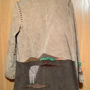 Quaker tan/brown suede jacket with design